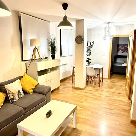 Apartment Centrico Con Garaje Jaca